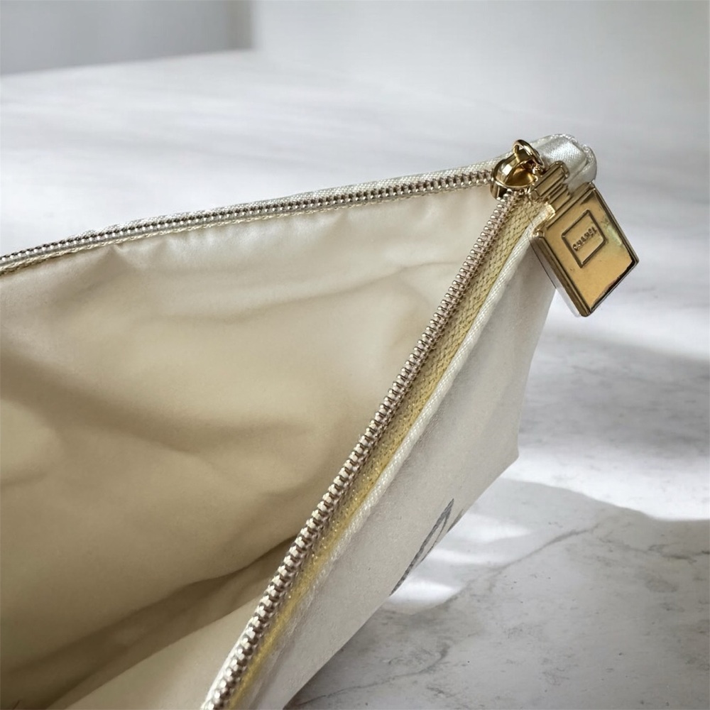 Chanel Coco Mademoiselle Cosmetic Pouch Beauty Makeup Bag Clutch Gold Charm NEW - Picture 5 of 8